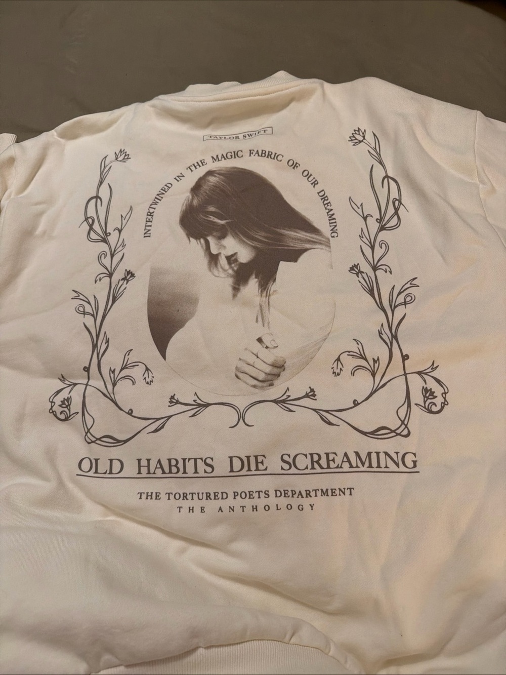 Taylor Swift Old Habits Die Screaming Kanga Pocket Crewneck Sweatshirt Size XL